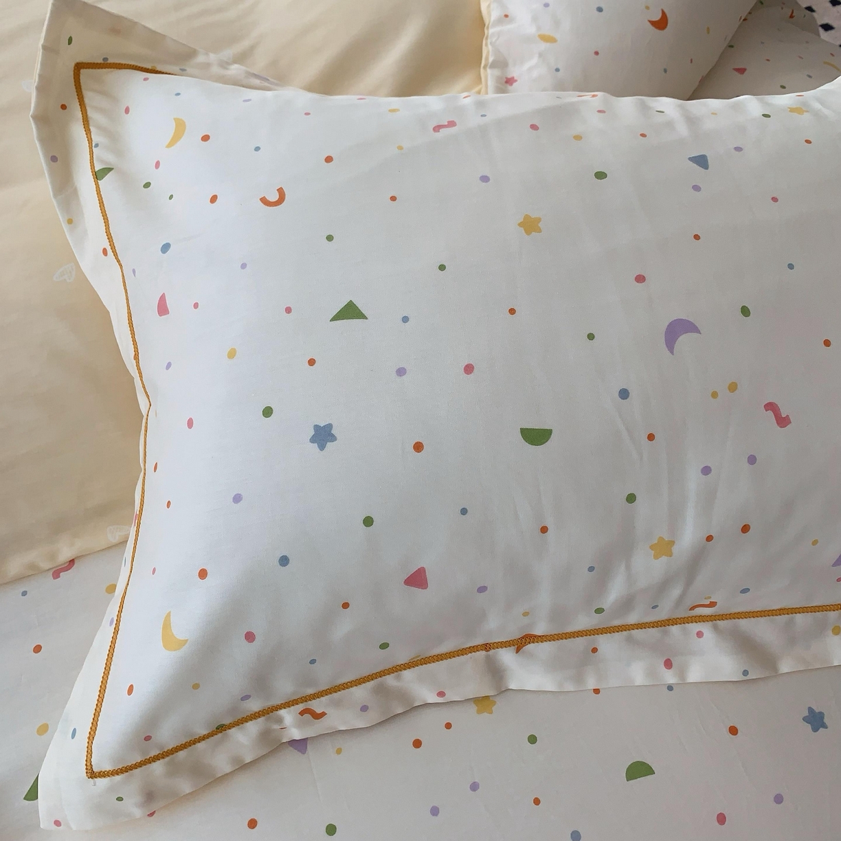 91家纺网 家纺一手货源 找家纺 莱豫家纺 2025春夏新款亲肤舒适小清新印花全棉纯棉四件套-第二批 星星点灯