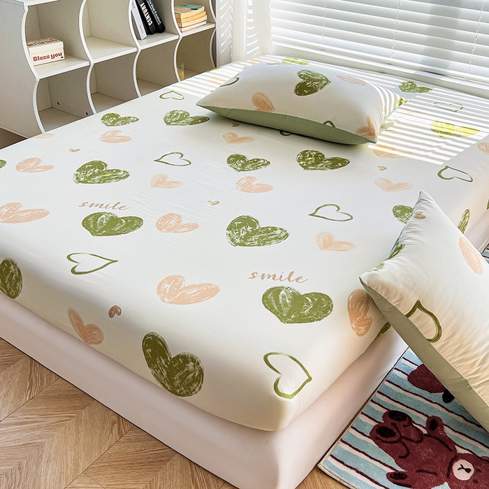 91家纺网 家纺一手货源 找家纺 赫然家纺 2026新款亲肤舒适活性印染水洗棉床笠系列床笠三件套（床笠+枕套） 爱心满满