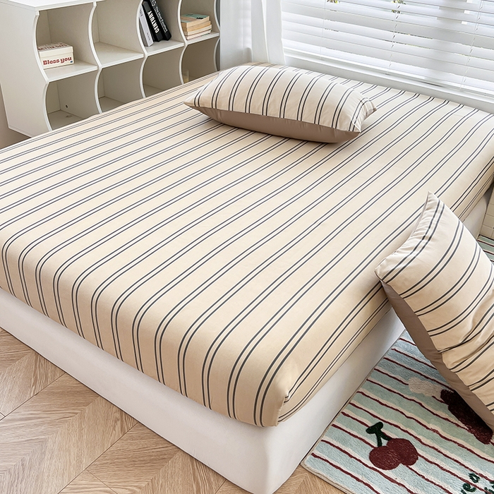 91家纺网 家纺一手货源 找家纺 赫然家纺 2026新款亲肤舒适活性印染水洗棉床笠系列床笠三件套（床笠+枕套） 浅咖竖条