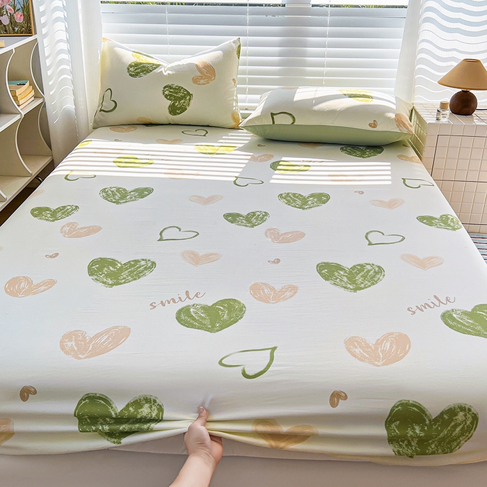 91家纺网 家纺一手货源 找家纺 赫然家纺 2026新款亲肤舒适活性印染水洗棉床笠系列床笠三件套（床笠+枕套） 爱心满满