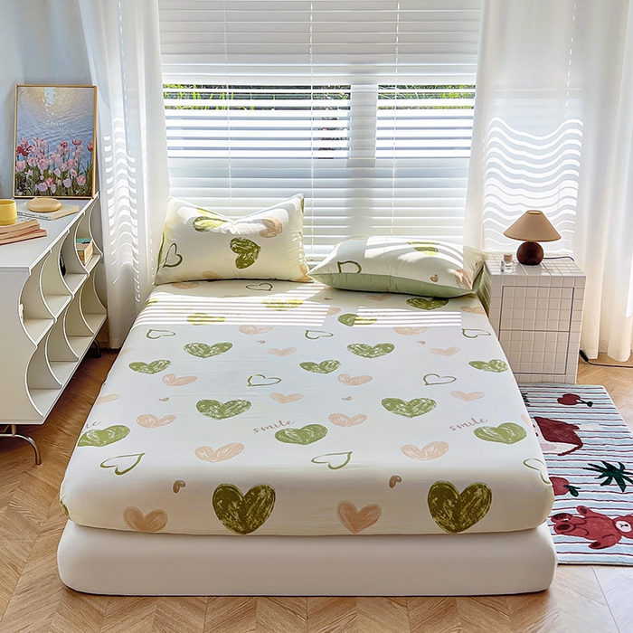 91家纺网 家纺一手货源 找家纺 赫然家纺 2026新款亲肤舒适活性印染水洗棉床笠系列床笠三件套（床笠+枕套） 爱心满满