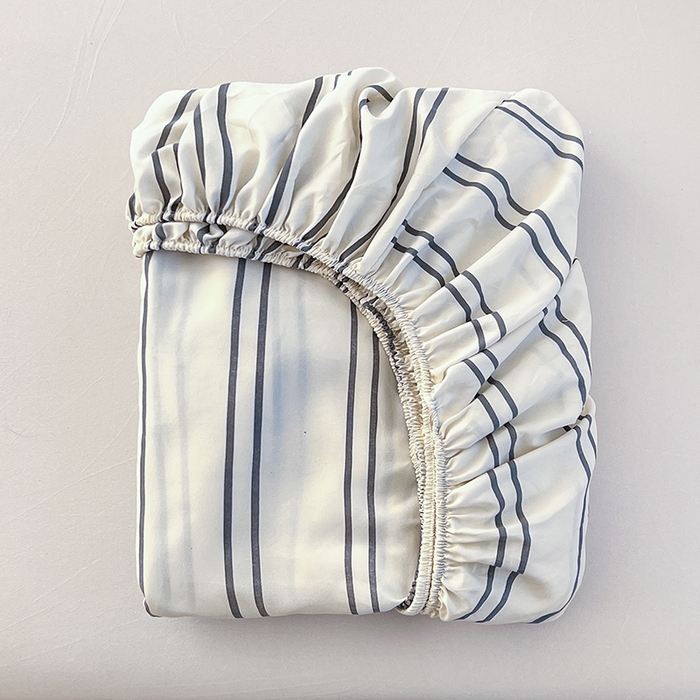 91家纺网 家纺一手货源 找家纺 赫然家纺 2026新款亲肤舒适活性印染水洗棉床笠系列-单床笠 黑白竖条