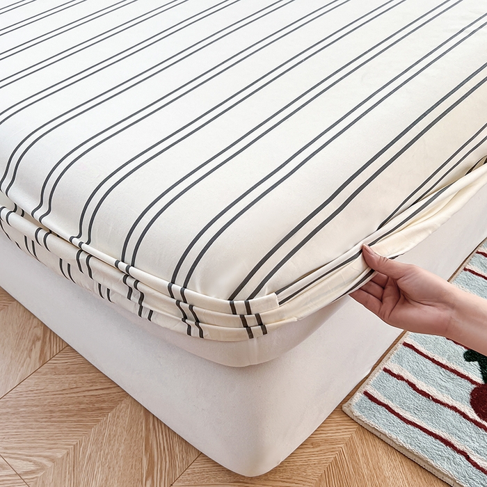 91家纺网 家纺一手货源 找家纺 赫然家纺 2026新款亲肤舒适活性印染水洗棉床笠系列床笠三件套（床笠+枕套） 黑白竖条