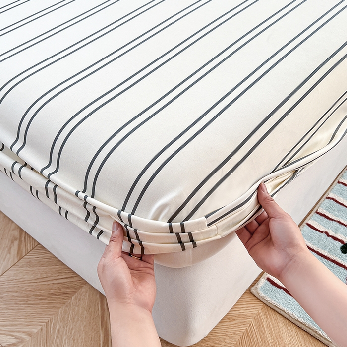 91家纺网 家纺一手货源 找家纺 赫然家纺 2026新款亲肤舒适活性印染水洗棉床笠系列床笠三件套（床笠+枕套） 黑白竖条