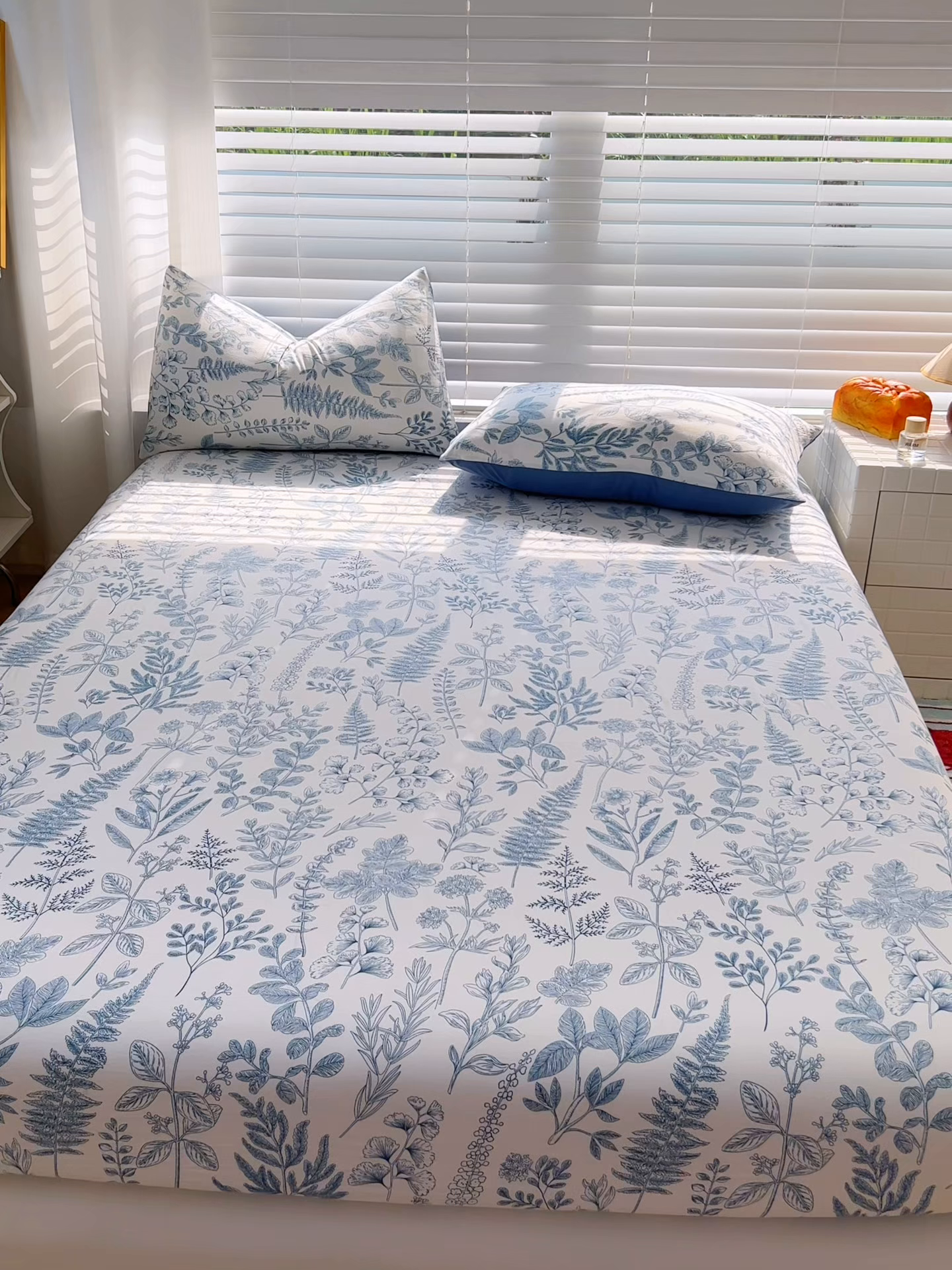 91家纺网 家纺一手货源 找家纺 赫然家纺 2026新款亲肤舒适活性印染水洗棉床笠系列床笠三件套（床笠+枕套） 兰花情