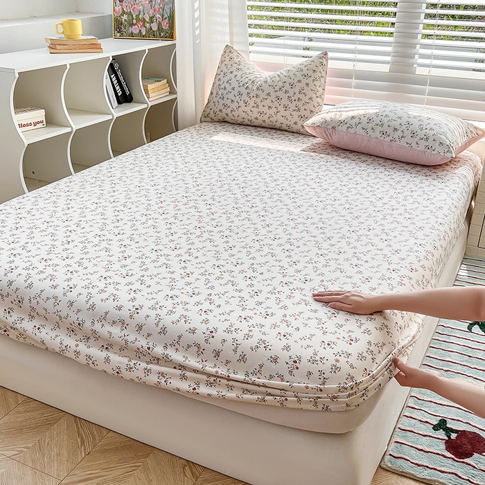 91家纺网 家纺一手货源 找家纺 赫然家纺 2026新款亲肤舒适活性印染水洗棉床笠系列床笠三件套（床笠+枕套） 秘密花园