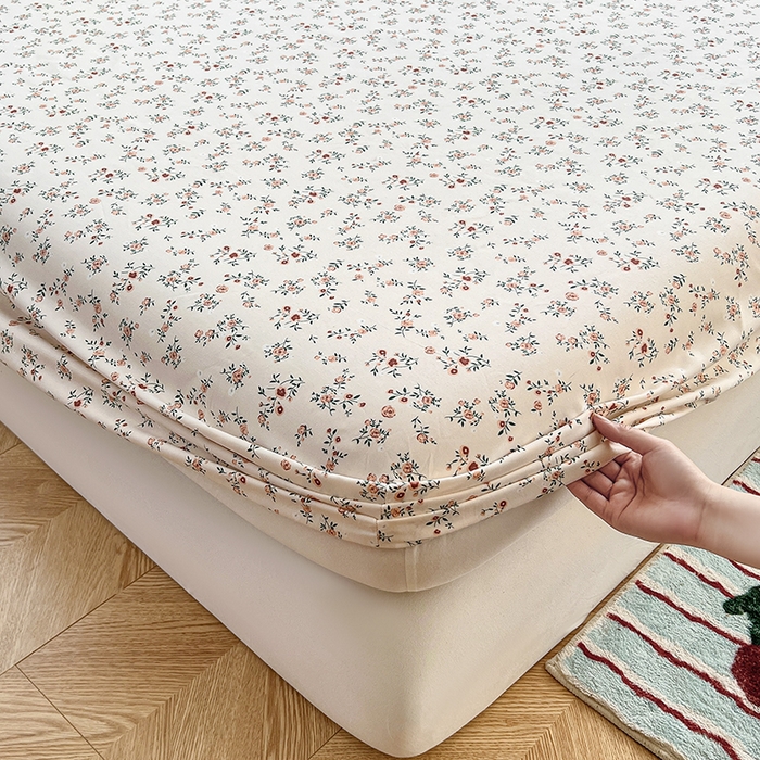 91家纺网 家纺一手货源 找家纺 赫然家纺 2026新款亲肤舒适活性印染水洗棉床笠系列床笠三件套（床笠+枕套） 秘密花园