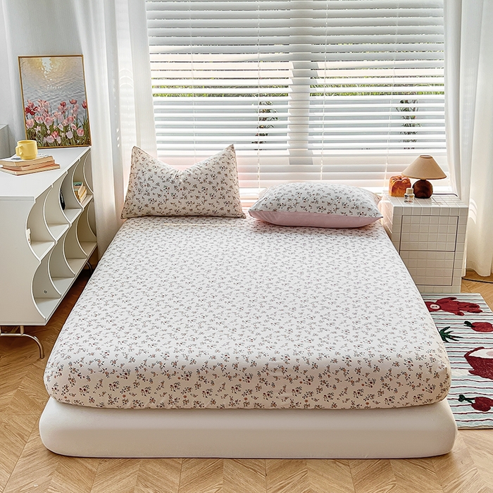 91家纺网 家纺一手货源 找家纺 赫然家纺 2026新款亲肤舒适活性印染水洗棉床笠系列床笠三件套（床笠+枕套） 秘密花园