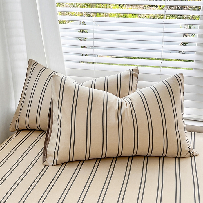 91家纺网 家纺一手货源 找家纺 赫然家纺 2026新款亲肤舒适活性印染水洗棉床笠系列床笠三件套（床笠+枕套） 浅咖竖条