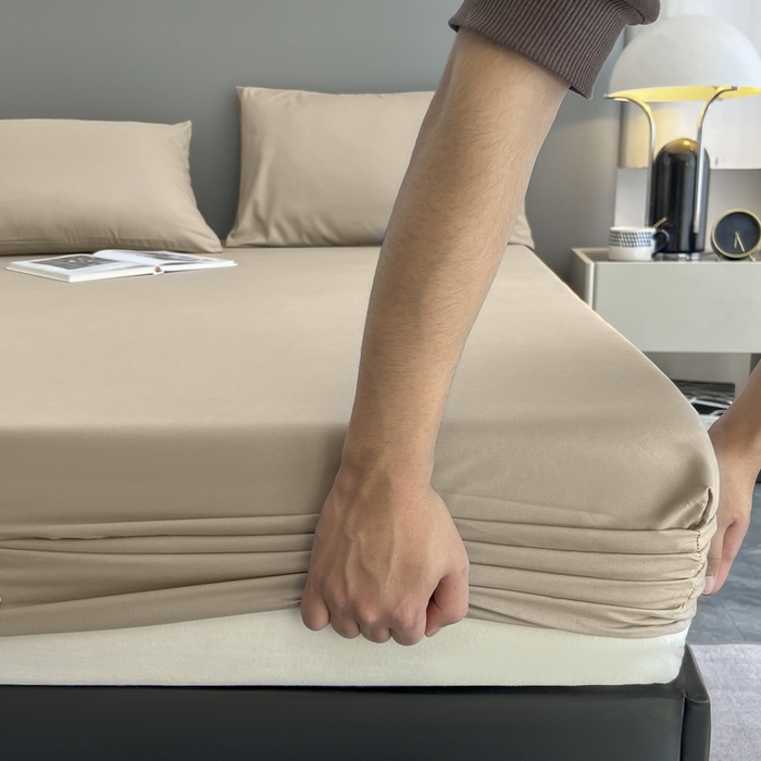 91家纺网 家纺一手货源 找家纺 赫然家纺 2026新款亲肤舒适活性印染纯色磨毛床笠系列床笠三件套（床笠+枕套） 驼色