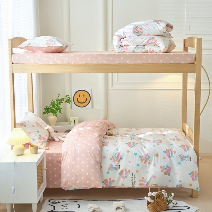 91家纺网 家纺一手货源 找家纺 （总）珂博家纺 2025新款12868全棉纯棉小清新印花学生宿舍上下铺三件套