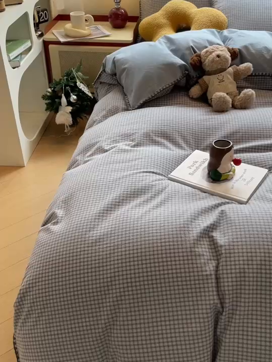 91家纺网 家纺一手货源 找家纺 雅居纺2025新款贝壳边色织水洗棉四件套 雾蓝格