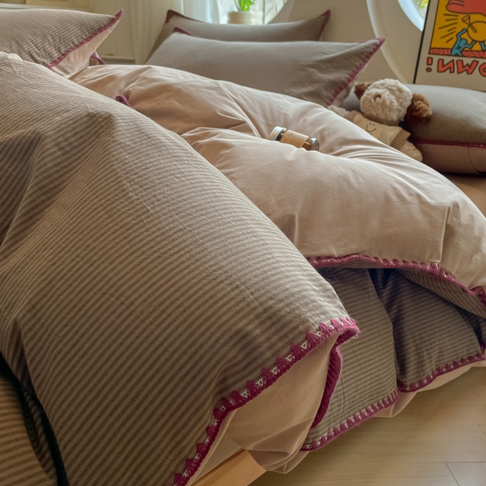 91家纺网 家纺一手货源 找家纺 雅居纺2025新款贝壳边色织水洗棉四件套 卡其密条