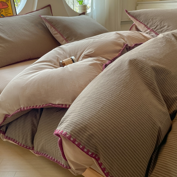 91家纺网 家纺一手货源 找家纺 雅居纺2025新款贝壳边色织水洗棉四件套 卡其密条