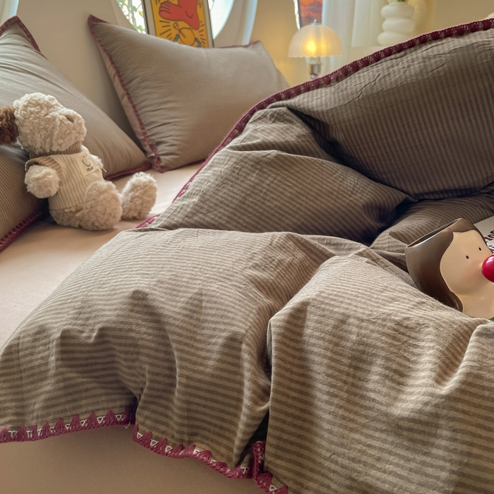 91家纺网 家纺一手货源 找家纺 雅居纺2025新款贝壳边色织水洗棉四件套 卡其密条