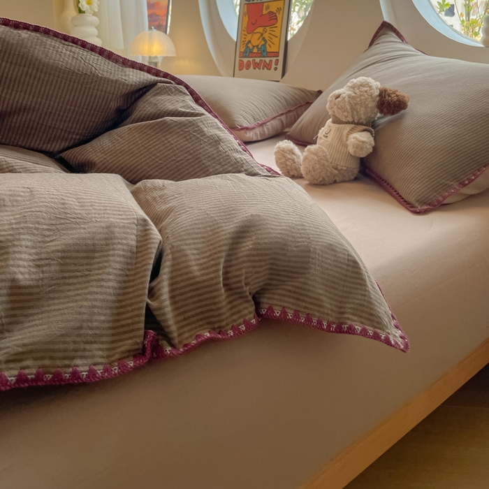 91家纺网 家纺一手货源 找家纺 雅居纺2025新款贝壳边色织水洗棉四件套 卡其密条