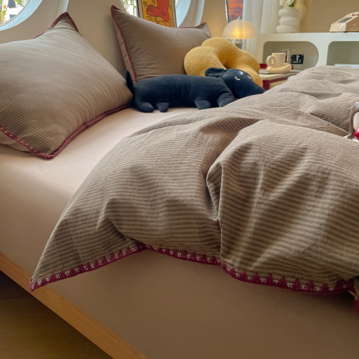 91家纺网 家纺一手货源 找家纺 雅居纺2025新款贝壳边色织水洗棉四件套 卡其密条