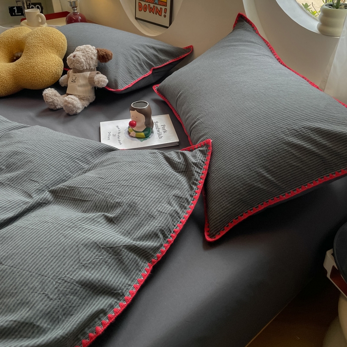 91家纺网 家纺一手货源 找家纺 雅居纺2025新款贝壳边色织水洗棉四件套 深灰密条