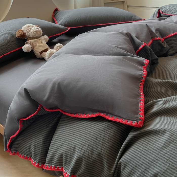 91家纺网 家纺一手货源 找家纺 雅居纺2025新款贝壳边色织水洗棉四件套 深灰密条