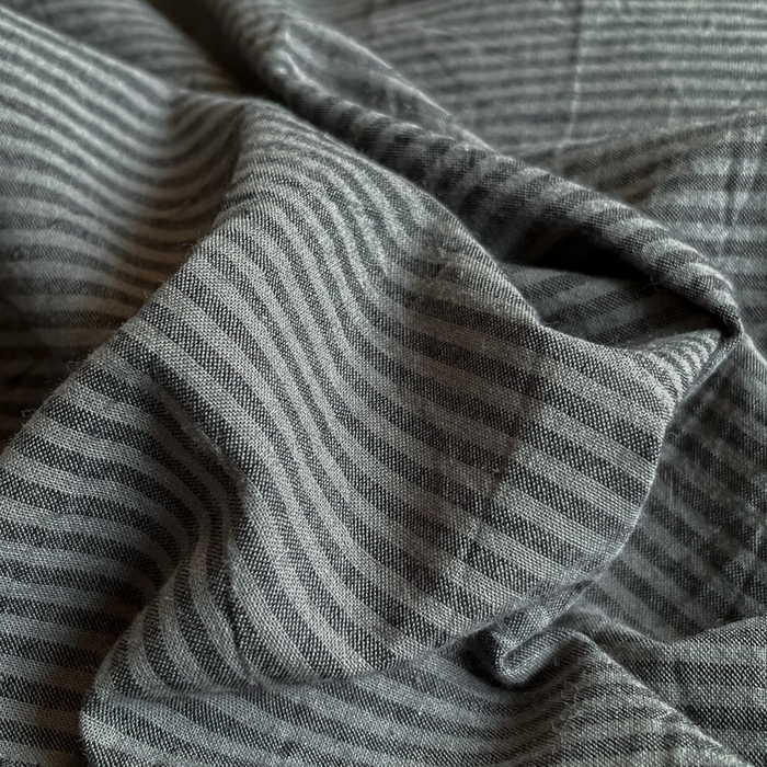 91家纺网 家纺一手货源 找家纺 雅居纺2025新款贝壳边色织水洗棉四件套 深灰密条