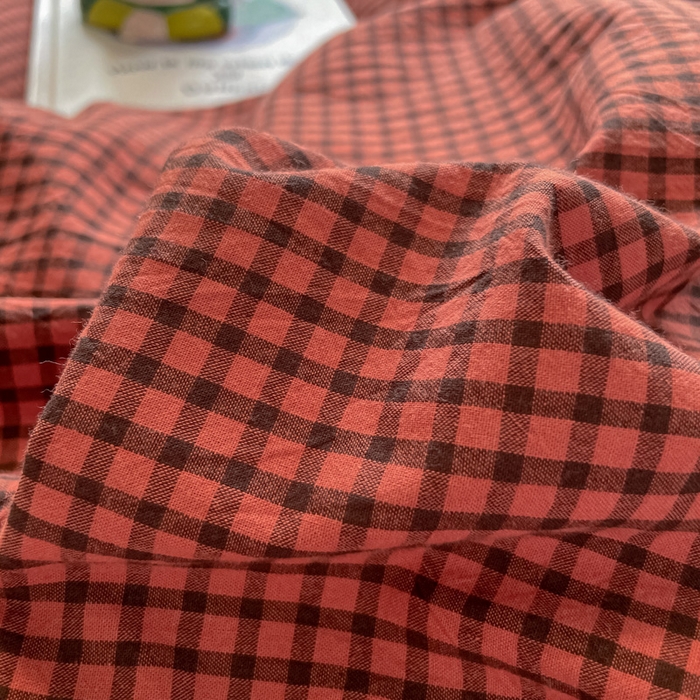 91家纺网 家纺一手货源 找家纺 雅居纺2025新款贝壳边色织水洗棉四件套 苏桃红格