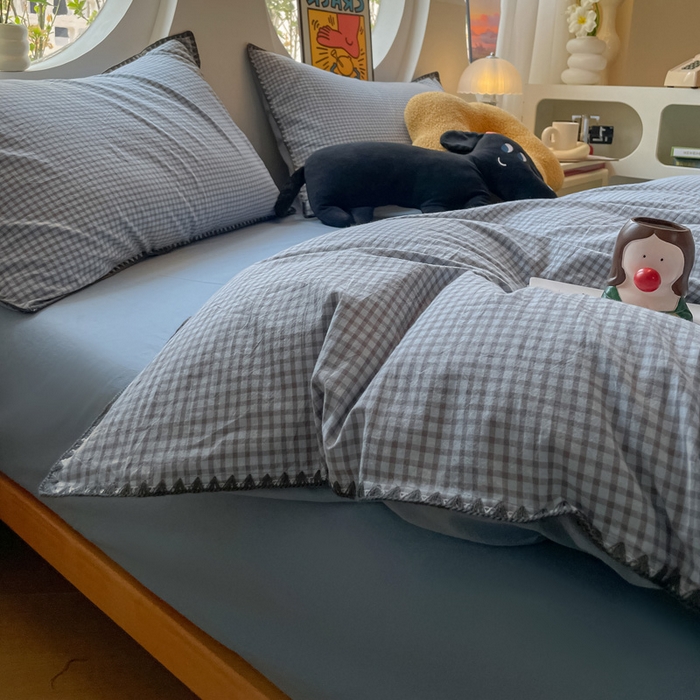 91家纺网 家纺一手货源 找家纺 雅居纺2025新款贝壳边色织水洗棉四件套 雾蓝格