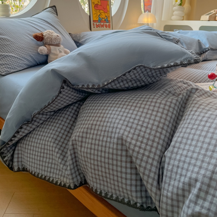 91家纺网 家纺一手货源 找家纺 雅居纺2025新款贝壳边色织水洗棉四件套 雾蓝格