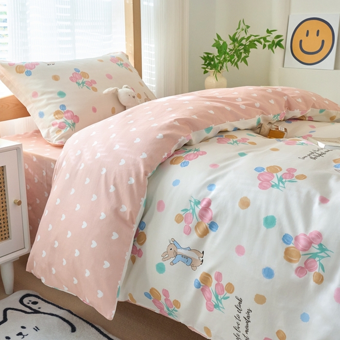 91家纺网 家纺一手货源 找家纺 珂博家纺 2025新款12868全棉纯棉小清新印花学生宿舍上下铺三件套 玉兔东升