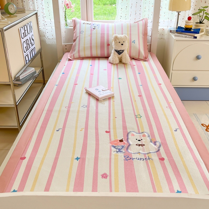 91家纺网 家纺一手货源 找家纺 雅居纺2025新款A类加厚三明治底绣花冰藤席  冰淇淋萌狗