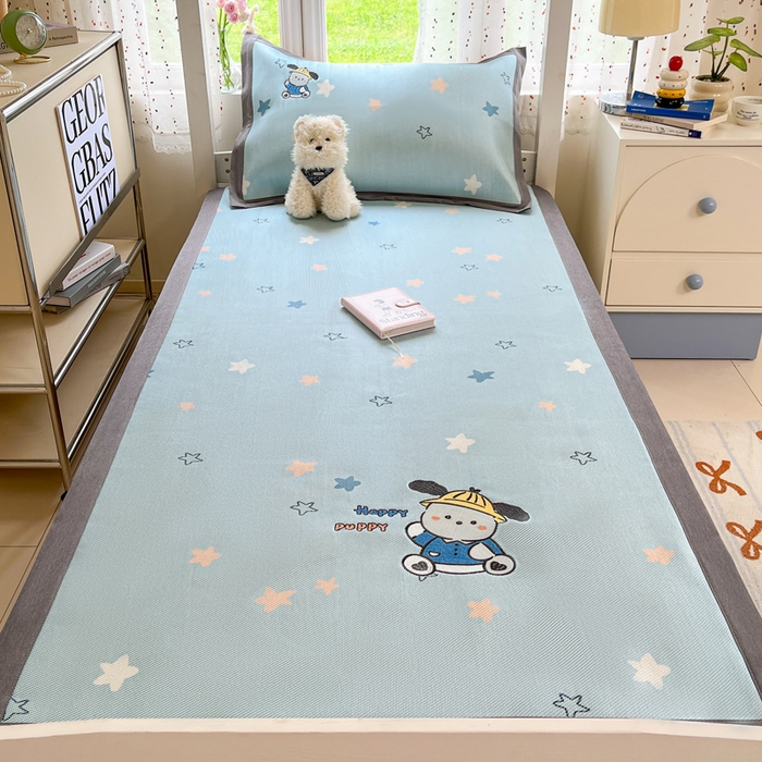 91家纺网 家纺一手货源 找家纺 雅居纺2025新款A类加厚三明治底绣花冰藤席  动感小狗