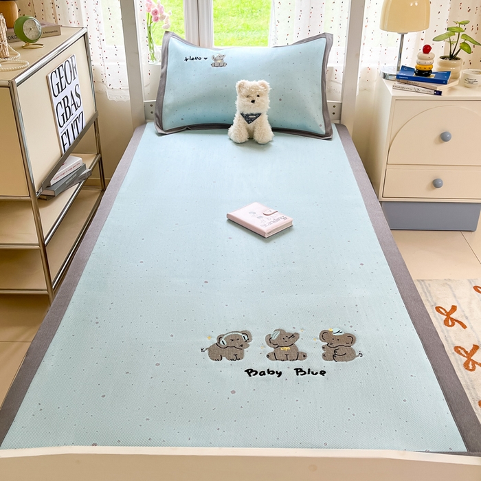 91家纺网 家纺一手货源 找家纺 雅居纺2025新款A类加厚三明治底绣花冰藤席  小象家族