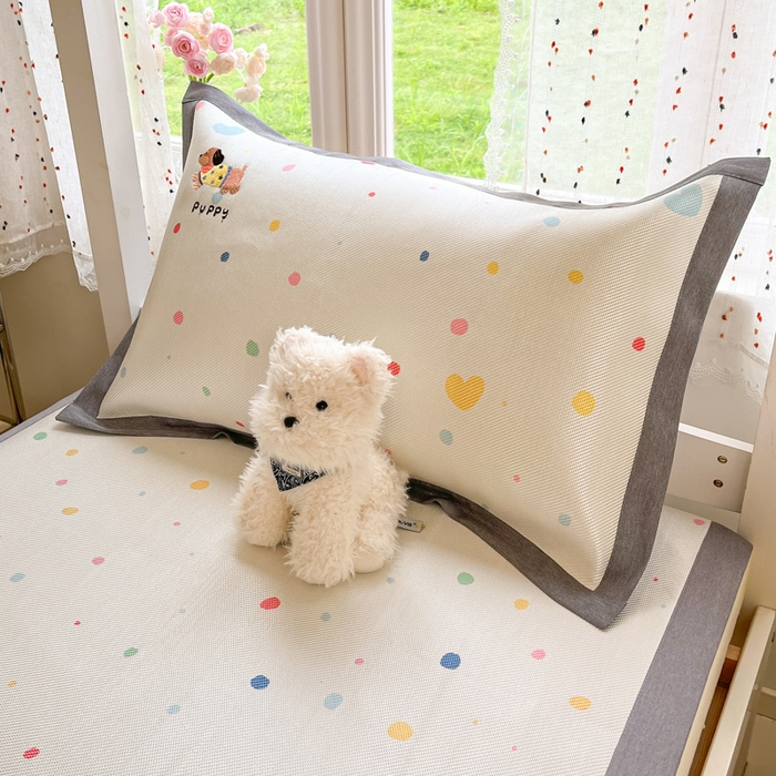 91家纺网 家纺一手货源 找家纺 雅居纺2025新款A类加厚三明治底绣花冰藤席  星星腊肠狗