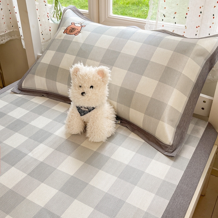 91家纺网 家纺一手货源 找家纺 雅居纺2025新款A类加厚三明治底绣花冰藤席  幸运巴拉