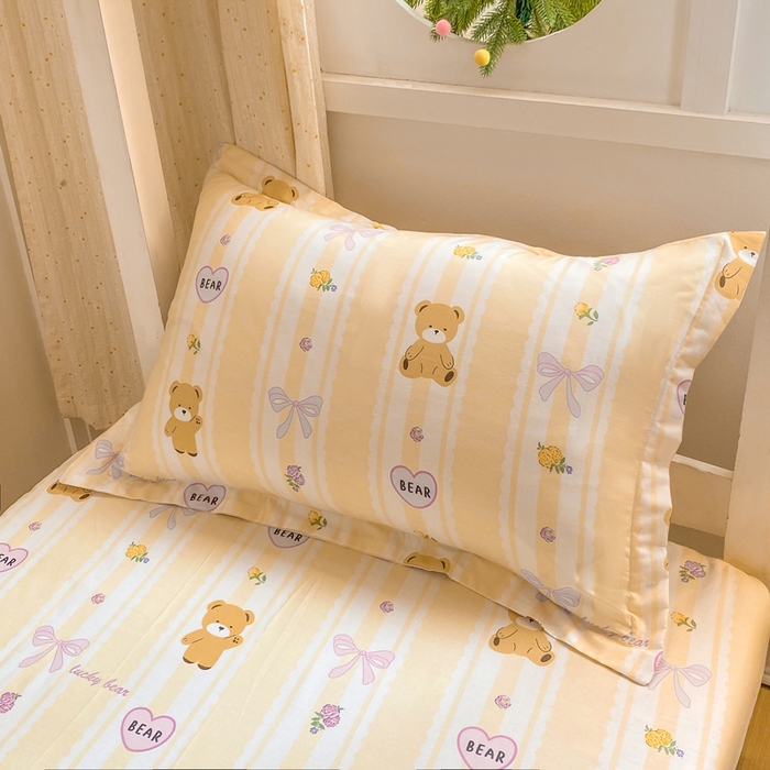 91家纺网 家纺一手货源 找家纺 朵安2025新款全棉印花学生三件套 奶油小熊