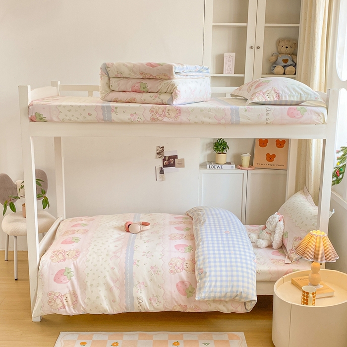 91家纺网 家纺一手货源 找家纺 朵安2025新款全棉印花学生三件套 妮娜熊