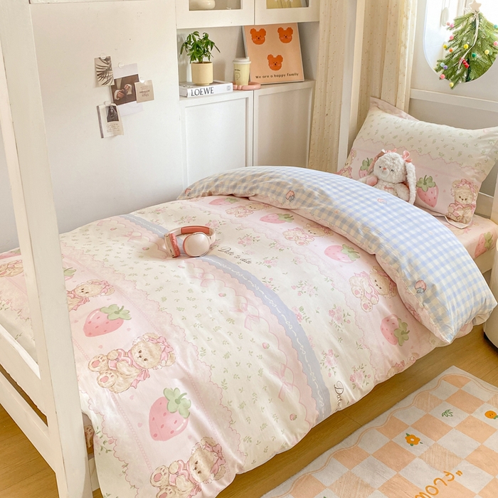 91家纺网 家纺一手货源 找家纺 朵安2025新款全棉印花学生三件套 妮娜熊