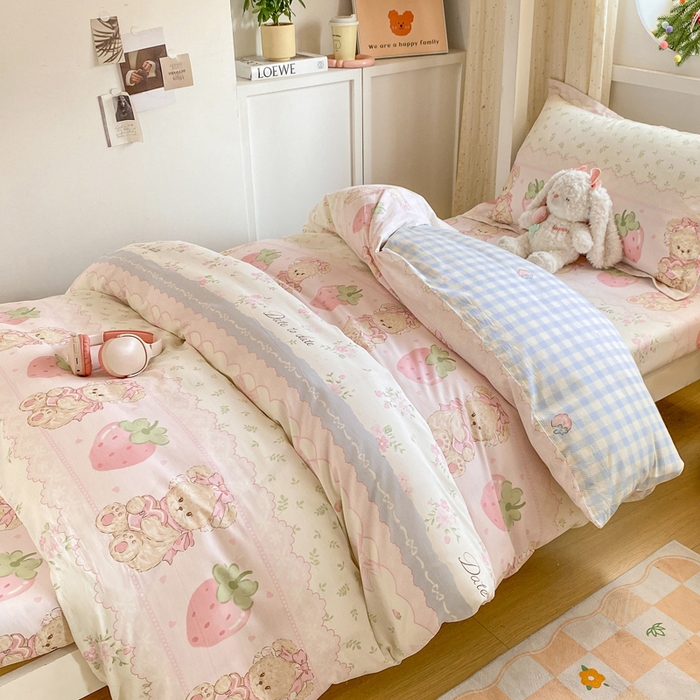 91家纺网 家纺一手货源 找家纺 朵安2025新款全棉印花学生三件套 妮娜熊