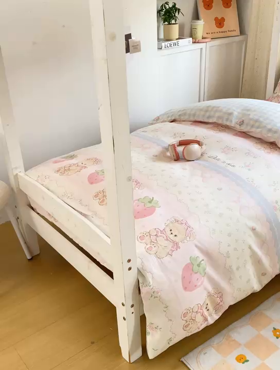 91家纺网 家纺一手货源 找家纺 朵安2025新款全棉印花学生三件套 妮娜熊