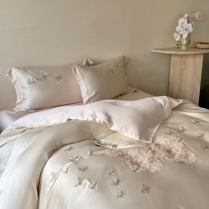 91家纺网 家纺一手货源 找家纺 （总）咏绒家纺2025新款60S奥地利兰精天丝云纱绣花四件套-蝶恋花