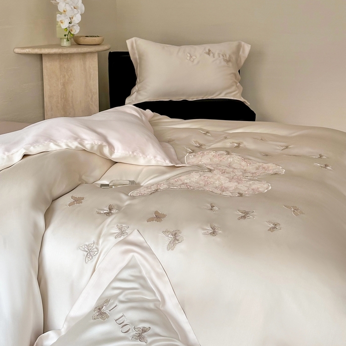 91家纺网 家纺一手货源 找家纺 （总）咏绒家纺2025新款60S奥地利兰精天丝云纱绣花四件套-蝶恋花