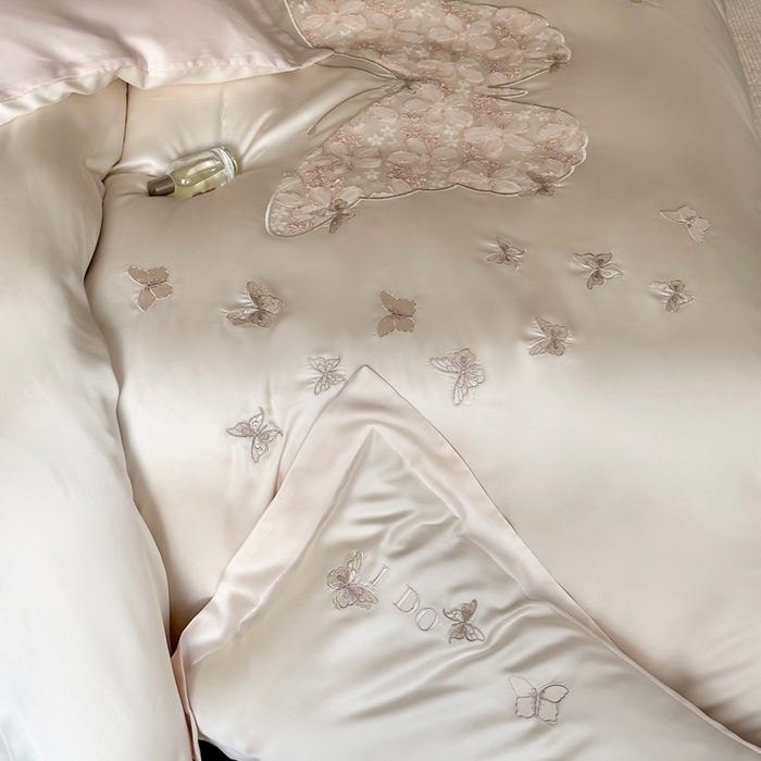 91家纺网 家纺一手货源 找家纺 （总）咏绒家纺2025新款60S奥地利兰精天丝云纱绣花四件套-蝶恋花