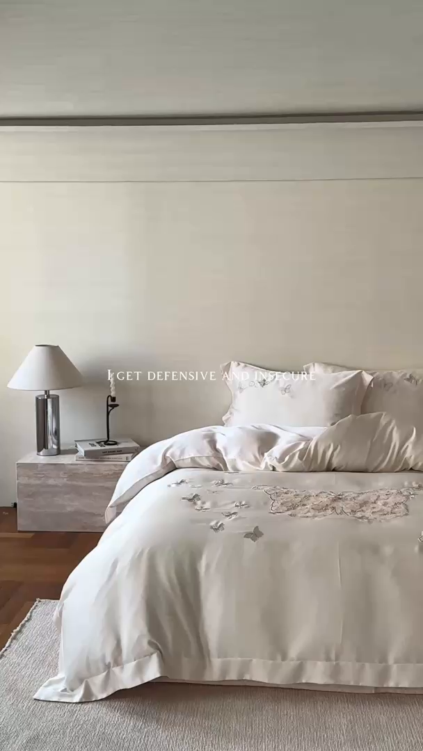 91家纺网 家纺一手货源 找家纺 （总）咏绒家纺2025新款60S奥地利兰精天丝云纱绣花四件套-蝶恋花