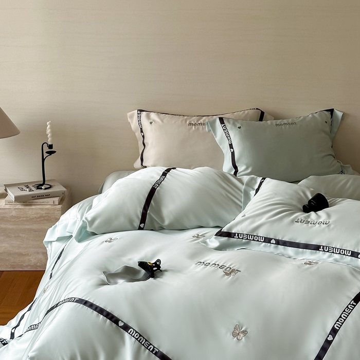 91家纺网 家纺一手货源 找家纺 （总）咏绒家纺2025新款60S奥地利兰精天丝绣花黑边款四件套-蓓莉