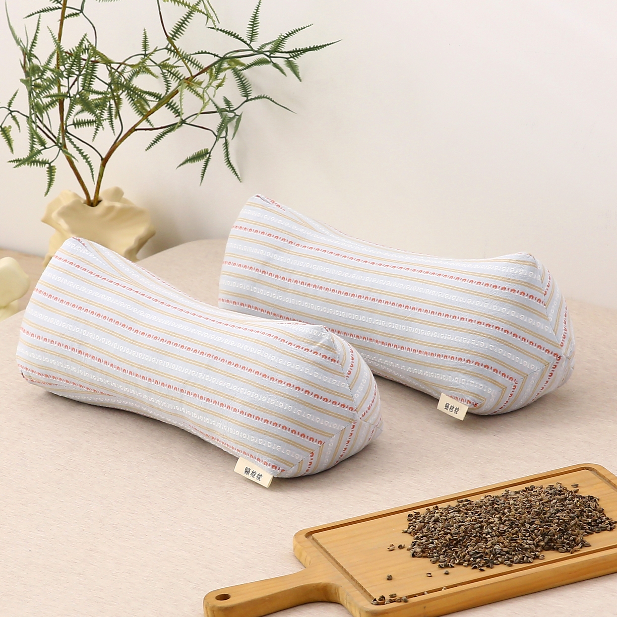 珍贝2025新款3D条纹菱形荞麦枕 一对15*45三角条纹荞麦枕-灰色