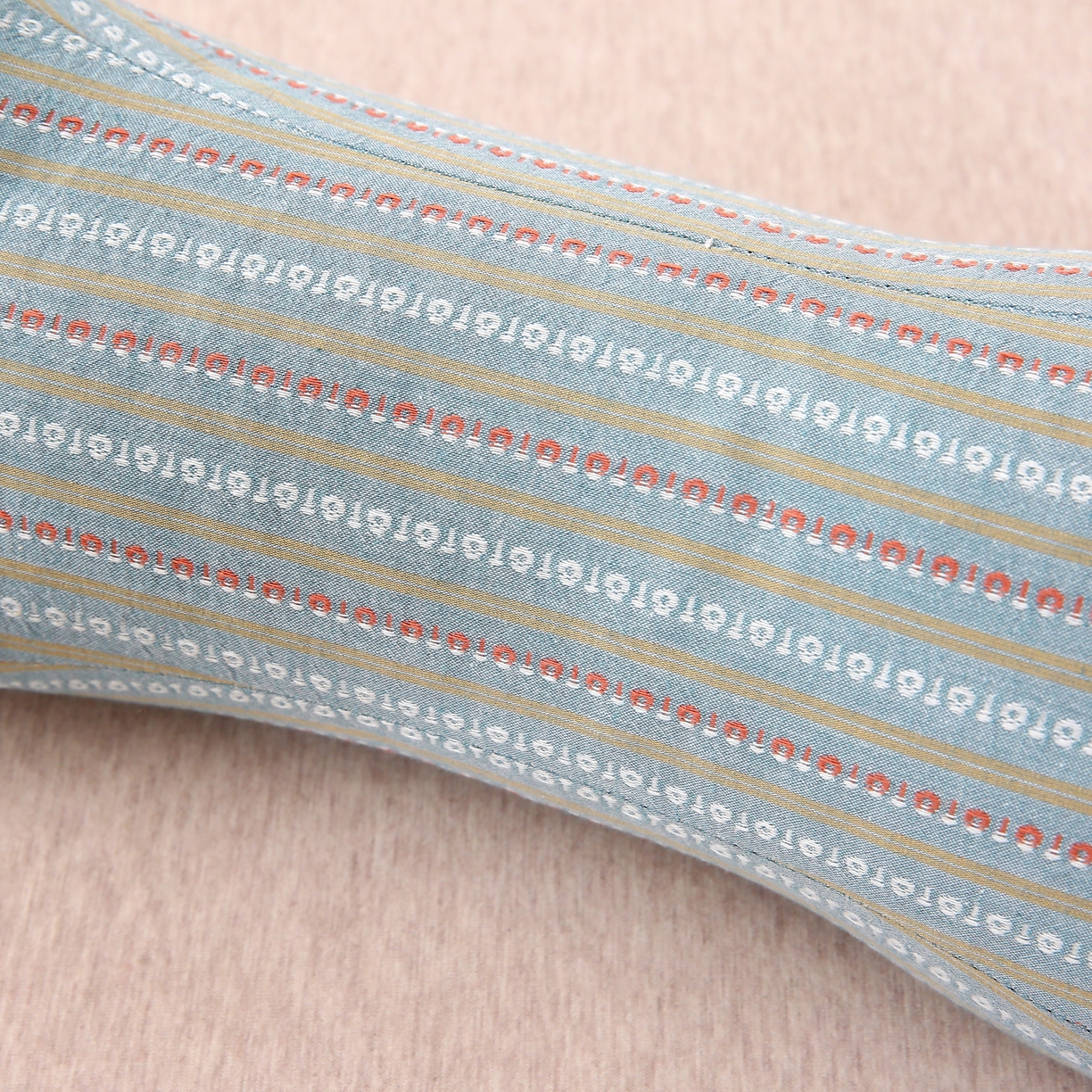 91家纺网 家纺一手货源 找家纺 珍贝2025新款3D条纹菱形荞麦枕 一对15*45三角条纹荞麦枕-蓝色