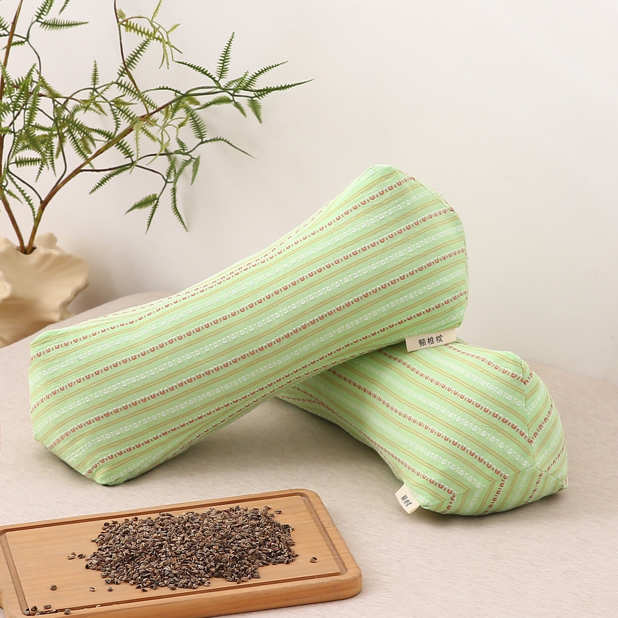 91家纺网 家纺一手货源 找家纺 珍贝2025新款3D条纹菱形荞麦枕 一对15*45三角条纹荞麦枕-绿色