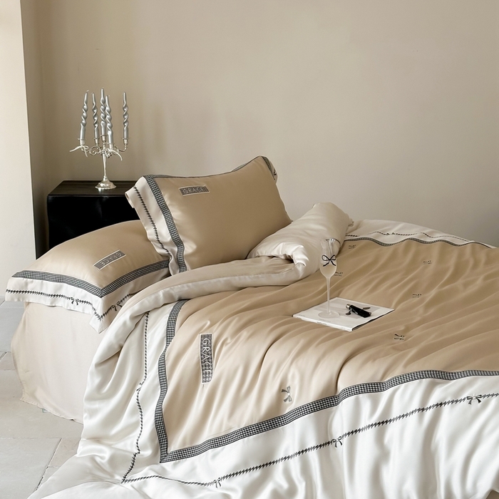 91家纺网 家纺一手货源 找家纺 咏绒家纺2025新款60S奥地利兰精天丝绣花四件套千鸟格-克洛伊 克洛伊-咖