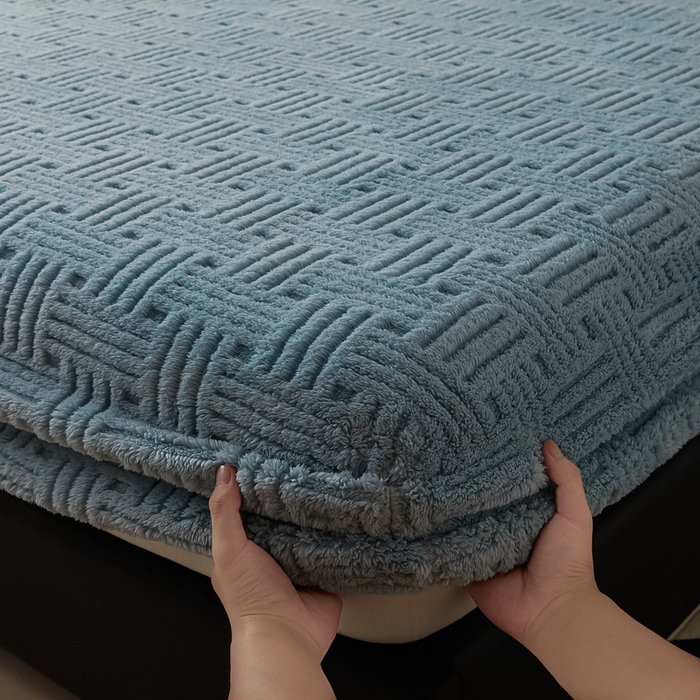 91家纺网 家纺一手货源 找家纺 欧邦2025新款提花舒棉绒塔芙绒床笠跨境-场景一 半岛蓝