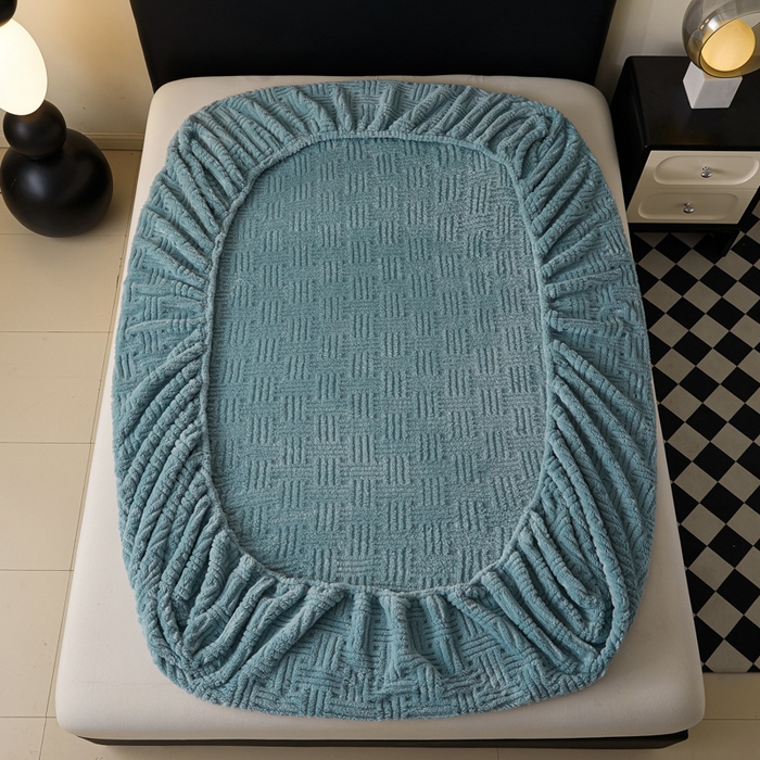 91家纺网 家纺一手货源 找家纺 欧邦2025新款提花舒棉绒塔芙绒床笠跨境-场景一 半岛蓝