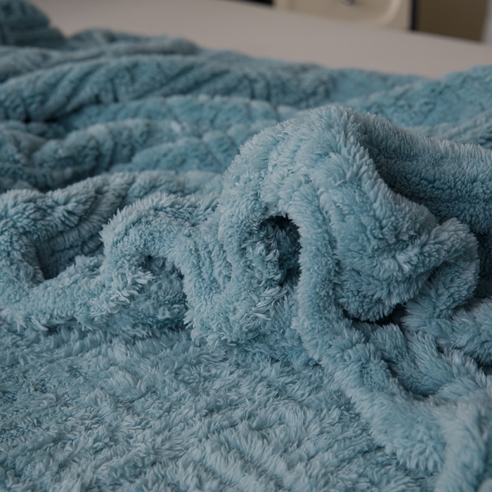 91家纺网 家纺一手货源 找家纺 欧邦2025新款提花舒棉绒塔芙绒床笠跨境-场景一 半岛蓝